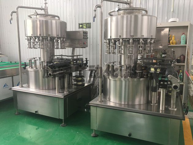 負(fù)壓灌裝機